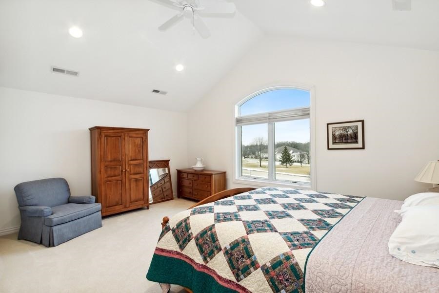 3808 Stoney Pointe Ln NE