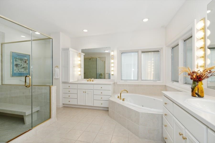 3808 Stoney Pointe Ln NE