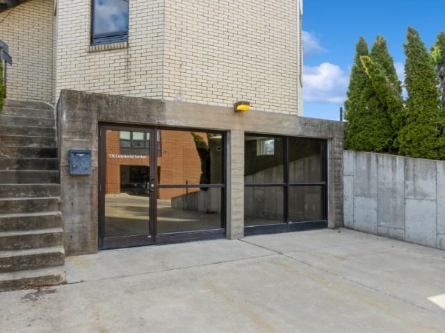 506 E College St Unit: Lower Level