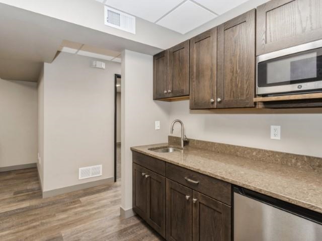 506 E College St Unit: Lower Level