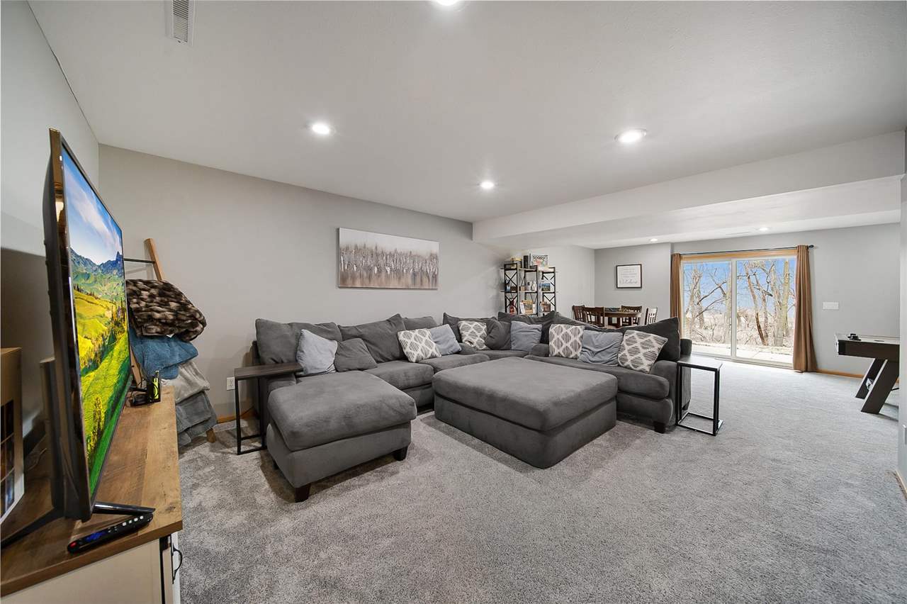 2424 North Ridge Dr.