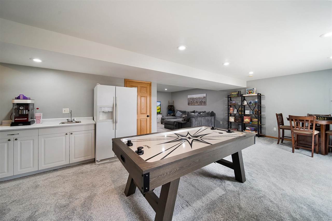 2424 North Ridge Dr.