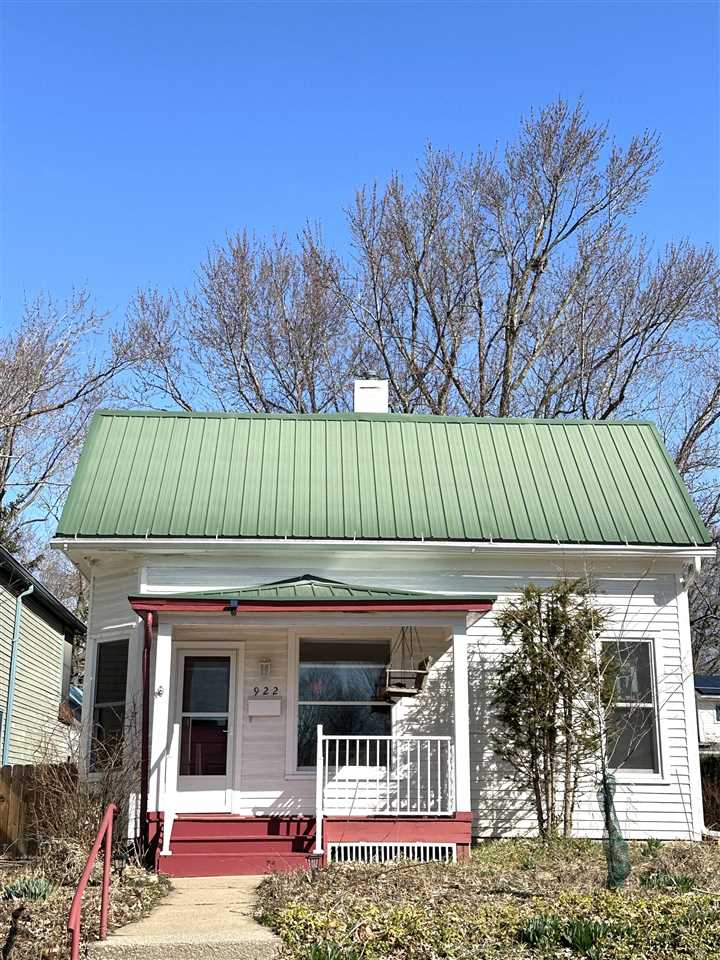 922 E Davenport St
