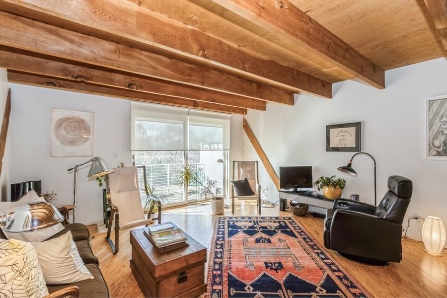 3201 Muscatine Ave Unit: 4