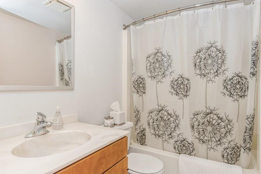 3201 Muscatine Ave Unit: 4