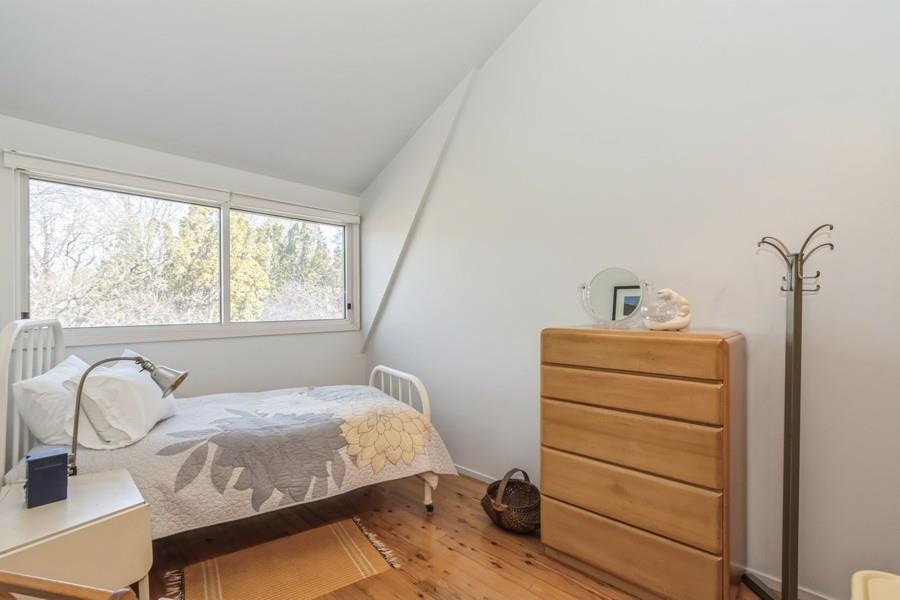 3201 Muscatine Ave Unit: 4