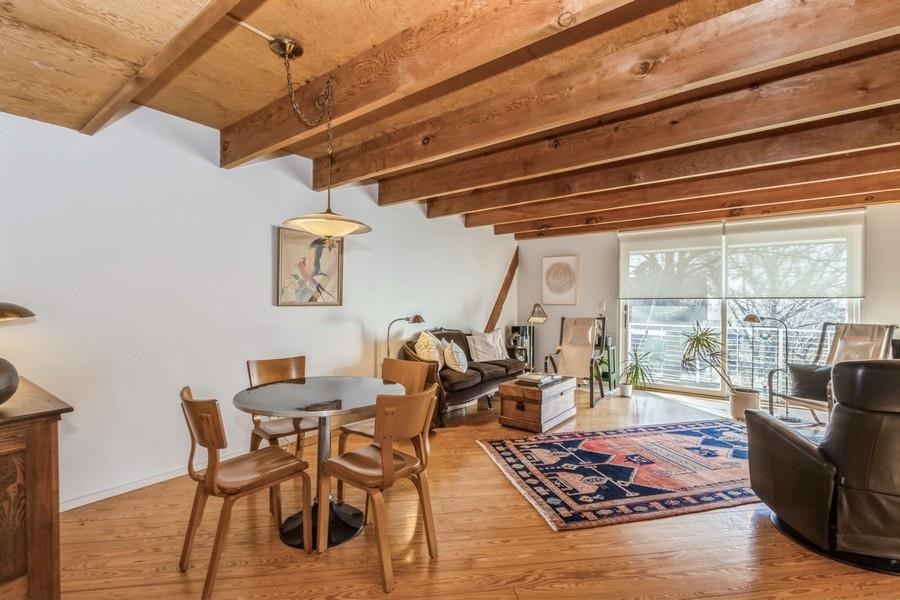 3201 Muscatine Ave Unit: 4