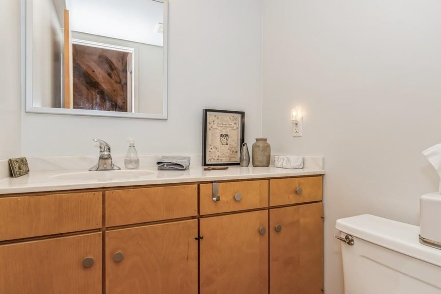 3201 Muscatine Ave Unit: 4