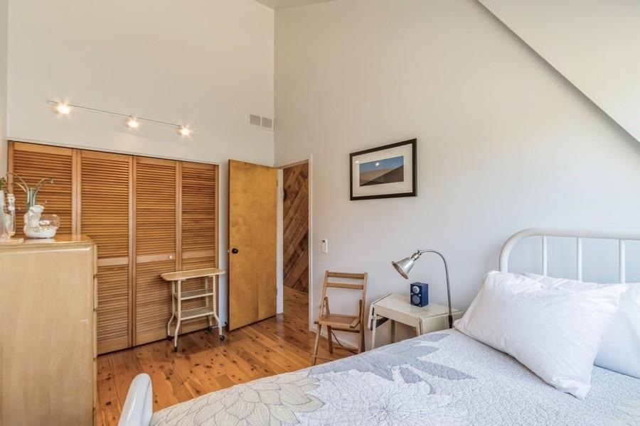 3201 Muscatine Ave Unit: 4