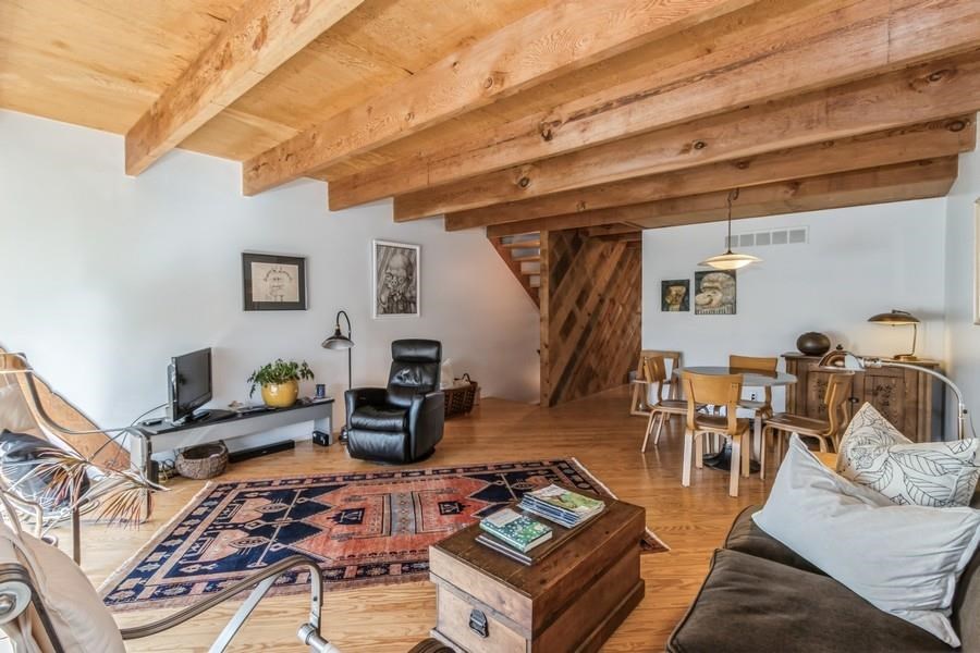 3201 Muscatine Ave Unit: 4