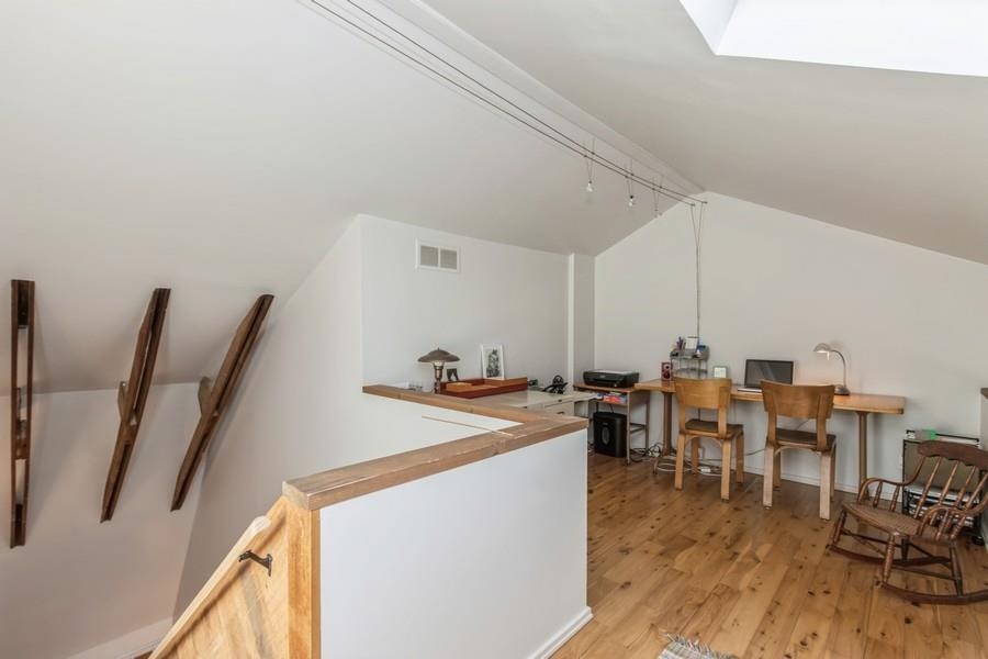 3201 Muscatine Ave Unit: 4