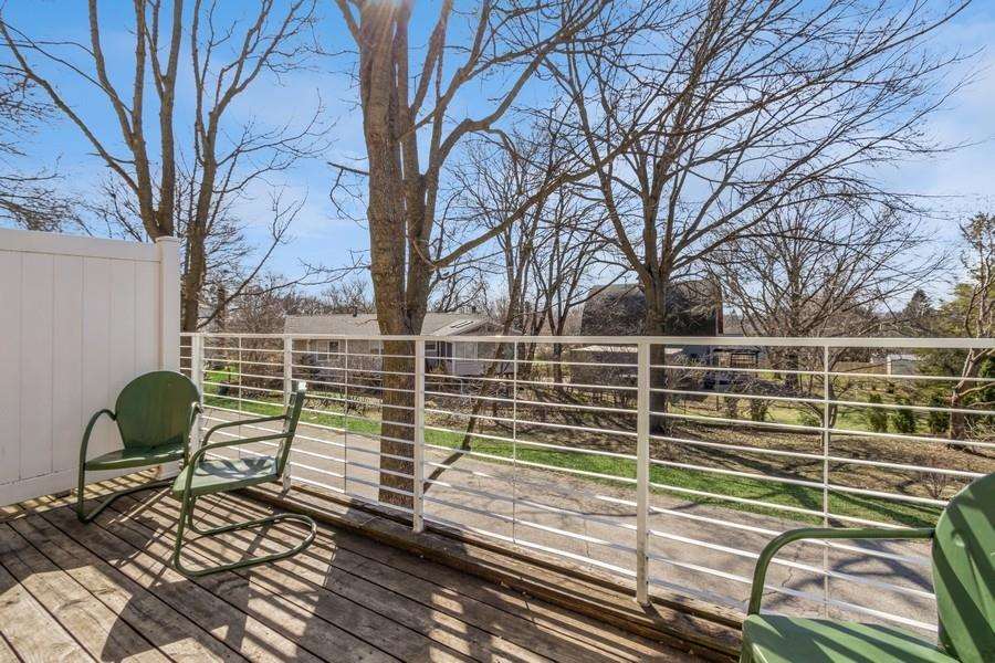 3201 Muscatine Ave Unit: 4