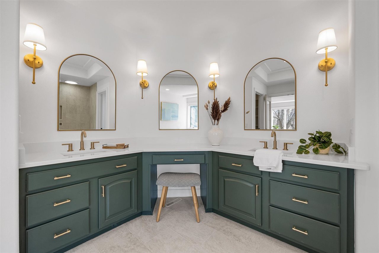 3691 Forest Gate Dr NE