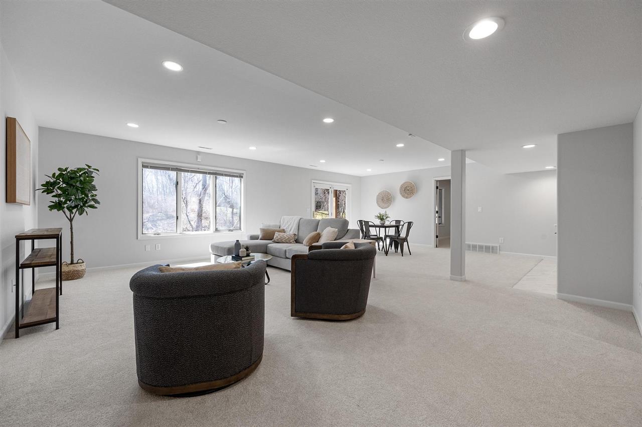 3691 Forest Gate Dr NE