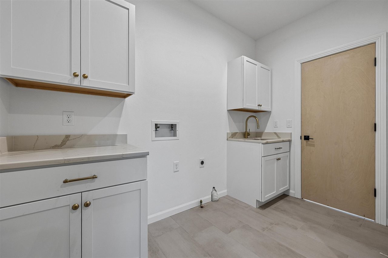 3691 Forest Gate Dr NE