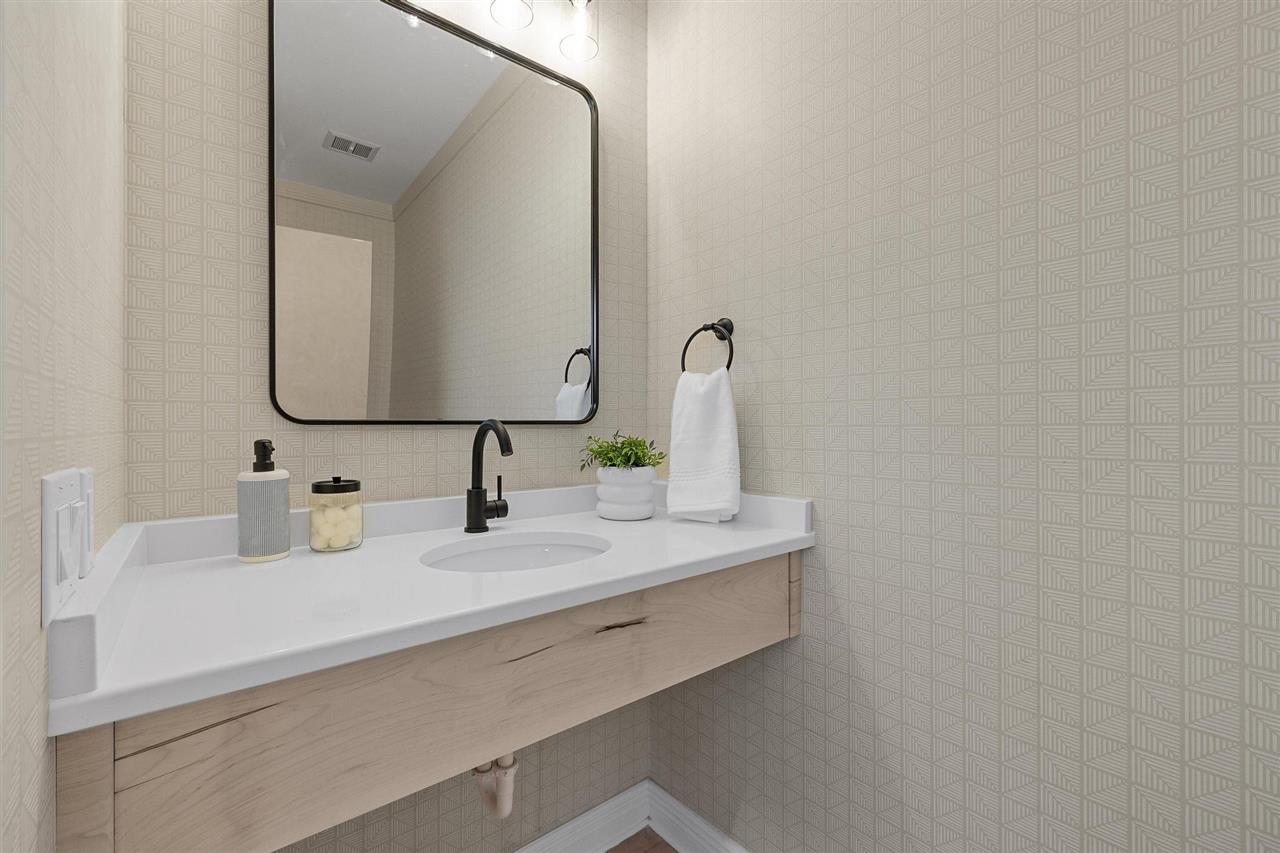 3691 Forest Gate Dr NE