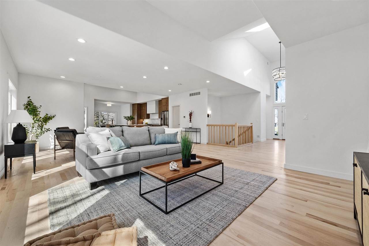 3691 Forest Gate Dr NE