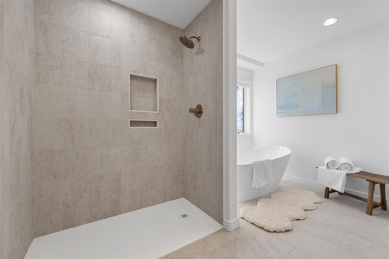 3691 Forest Gate Dr NE