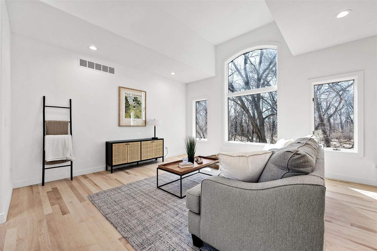 3691 Forest Gate Dr NE