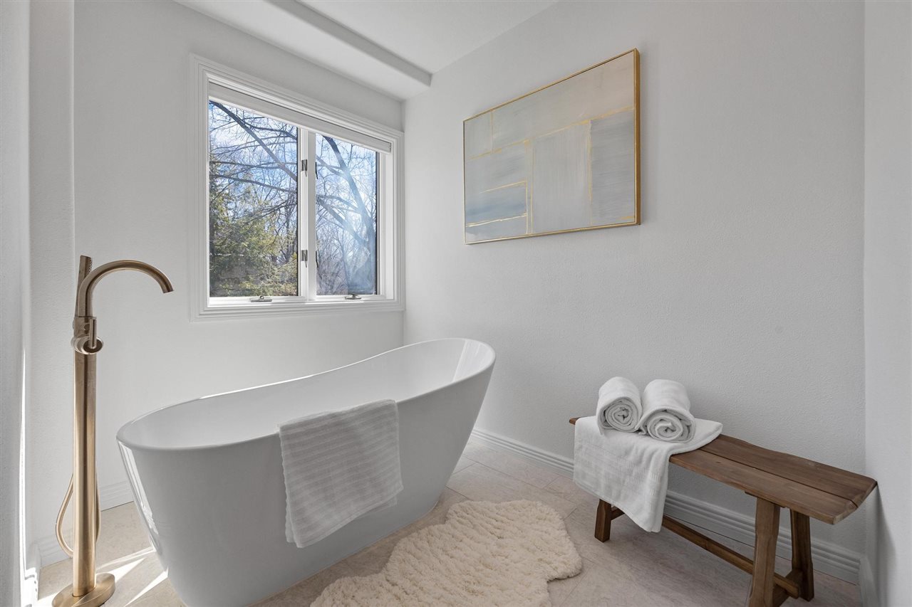 3691 Forest Gate Dr NE