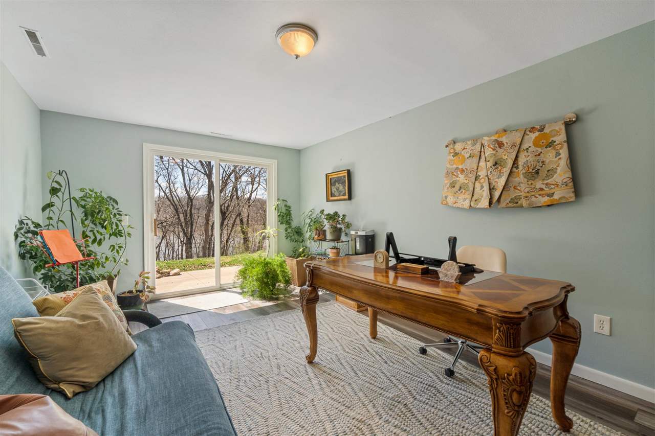 2131 Lakeview Ridge Dr NE