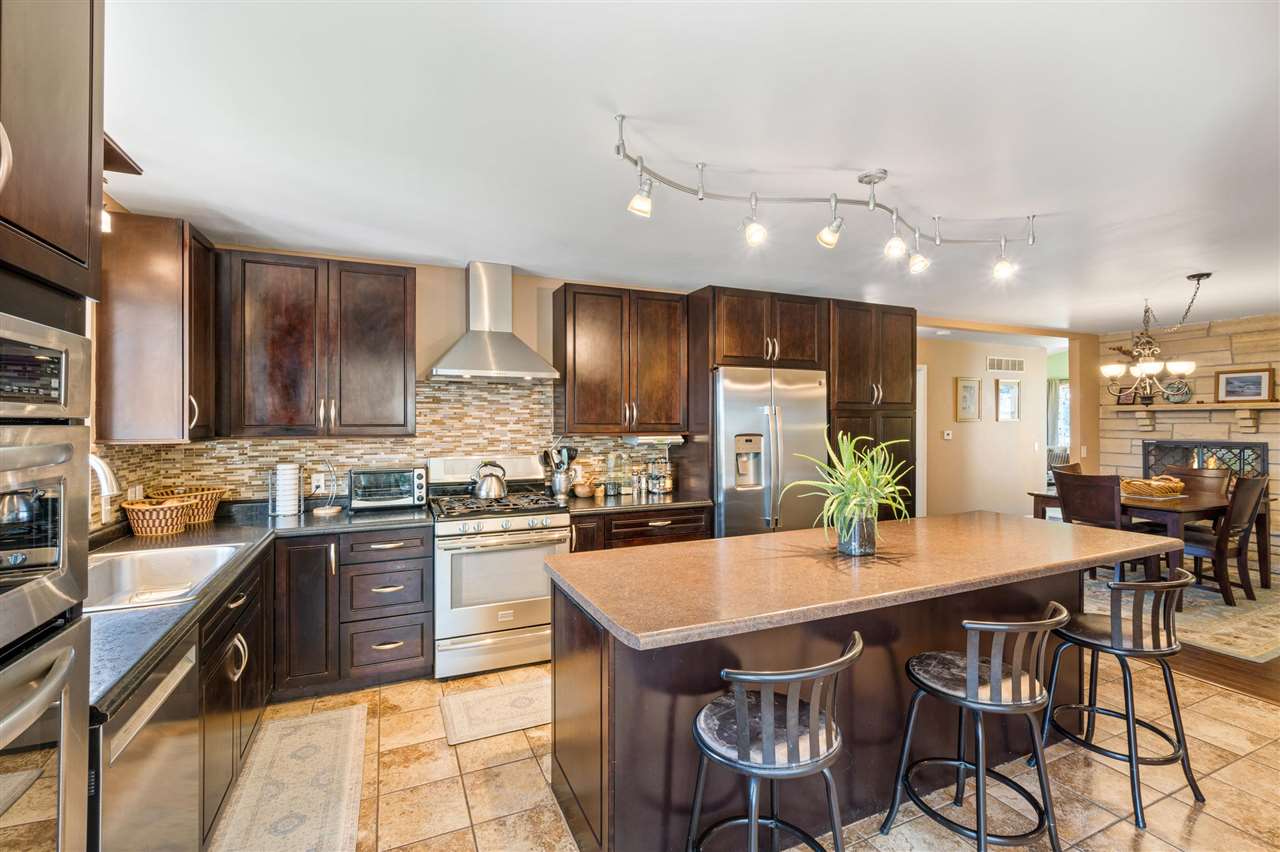 2131 Lakeview Ridge Dr NE