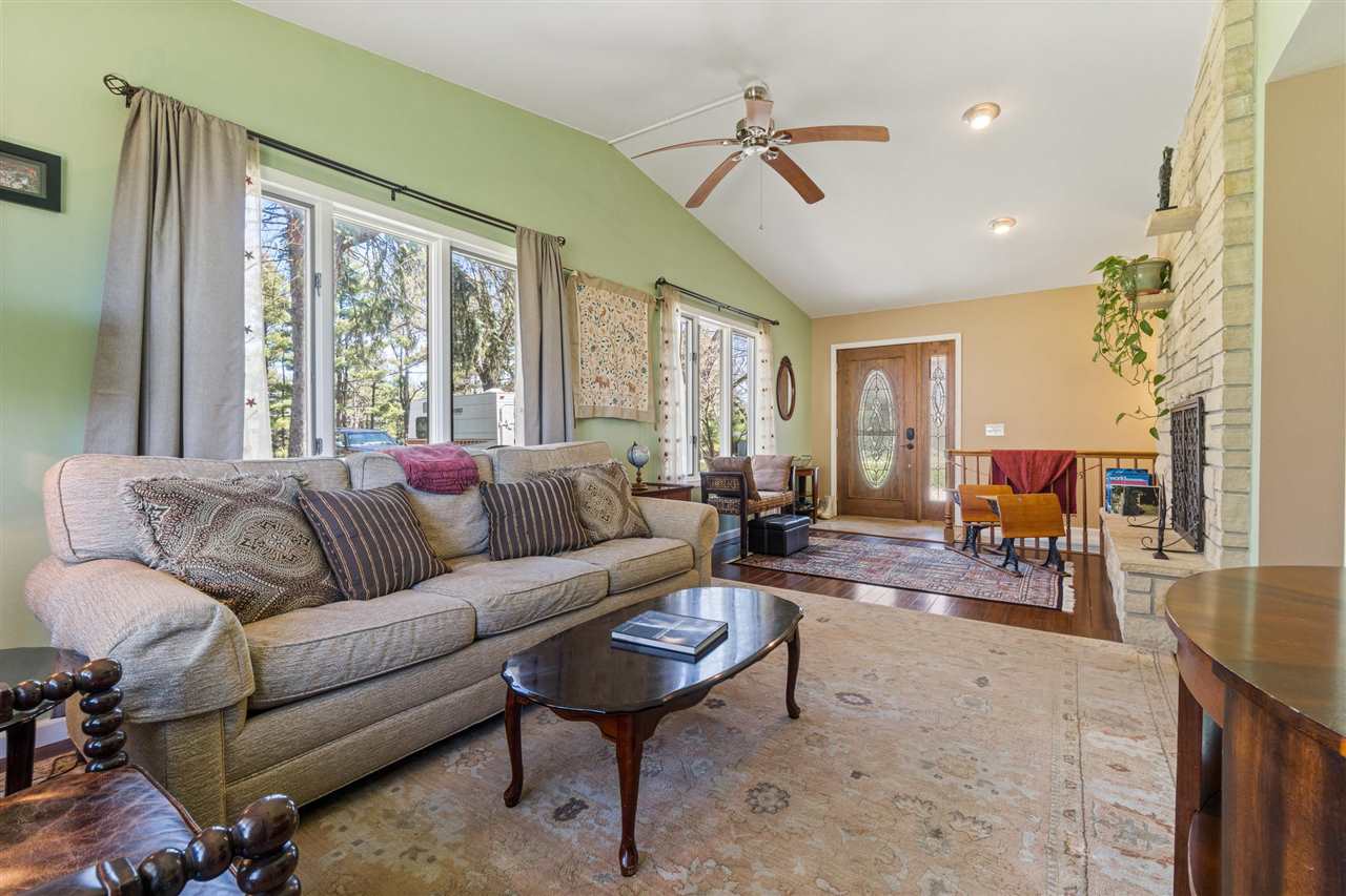 2131 Lakeview Ridge Dr NE