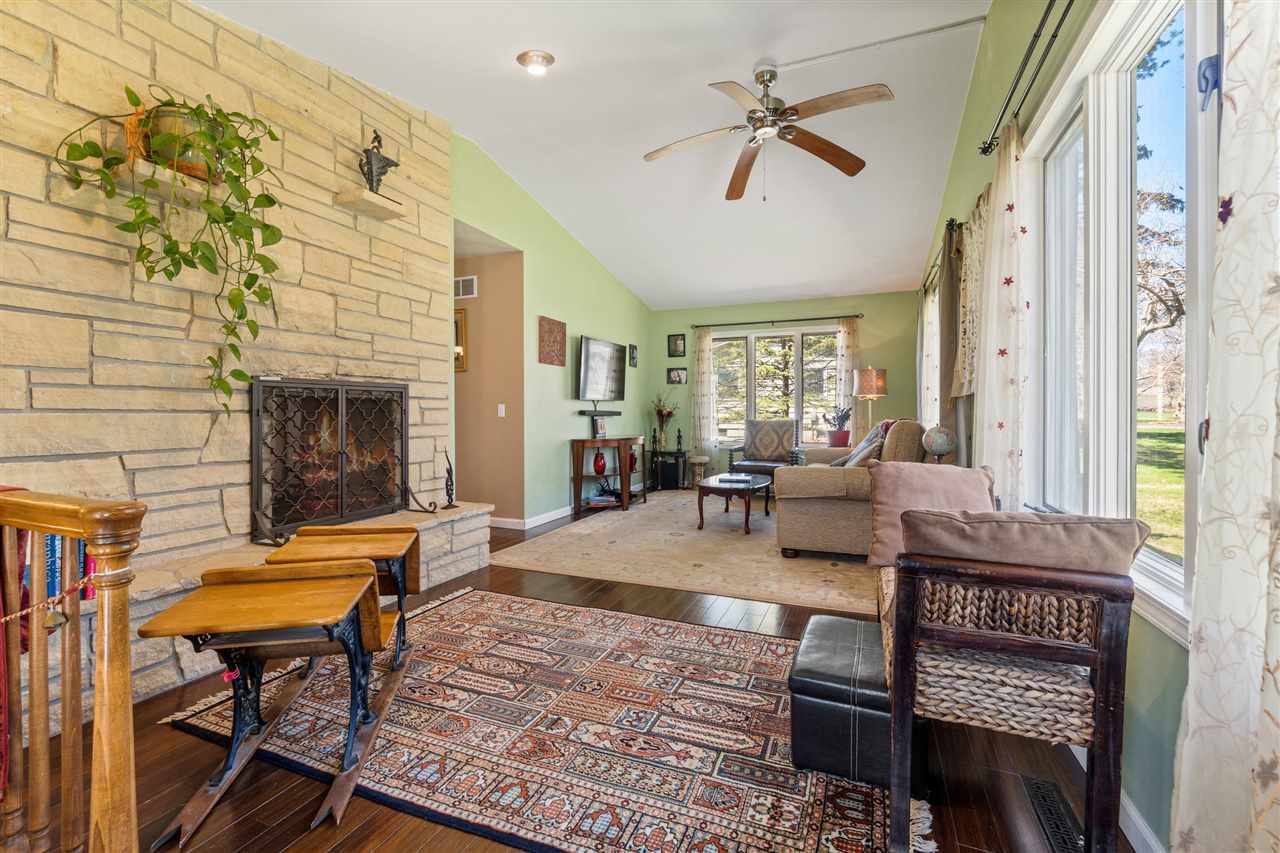 2131 Lakeview Ridge Dr NE