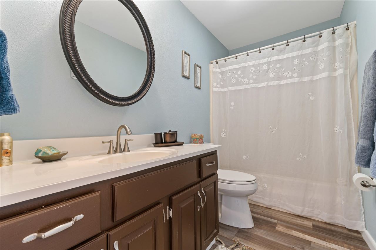 2131 Lakeview Ridge Dr NE