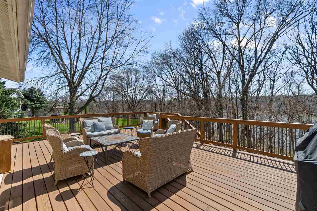 2131 Lakeview Ridge Dr NE