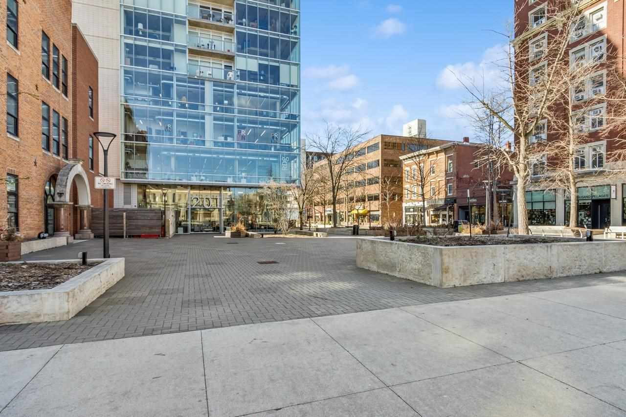 201 E Washington St Unit: No. 703