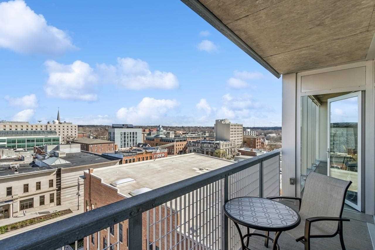 201 E Washington St Unit: No. 703