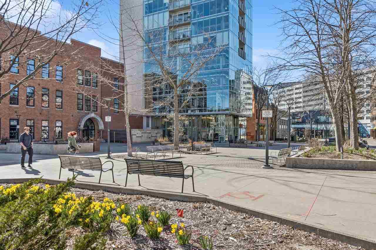 201 E Washington St Unit: No. 703