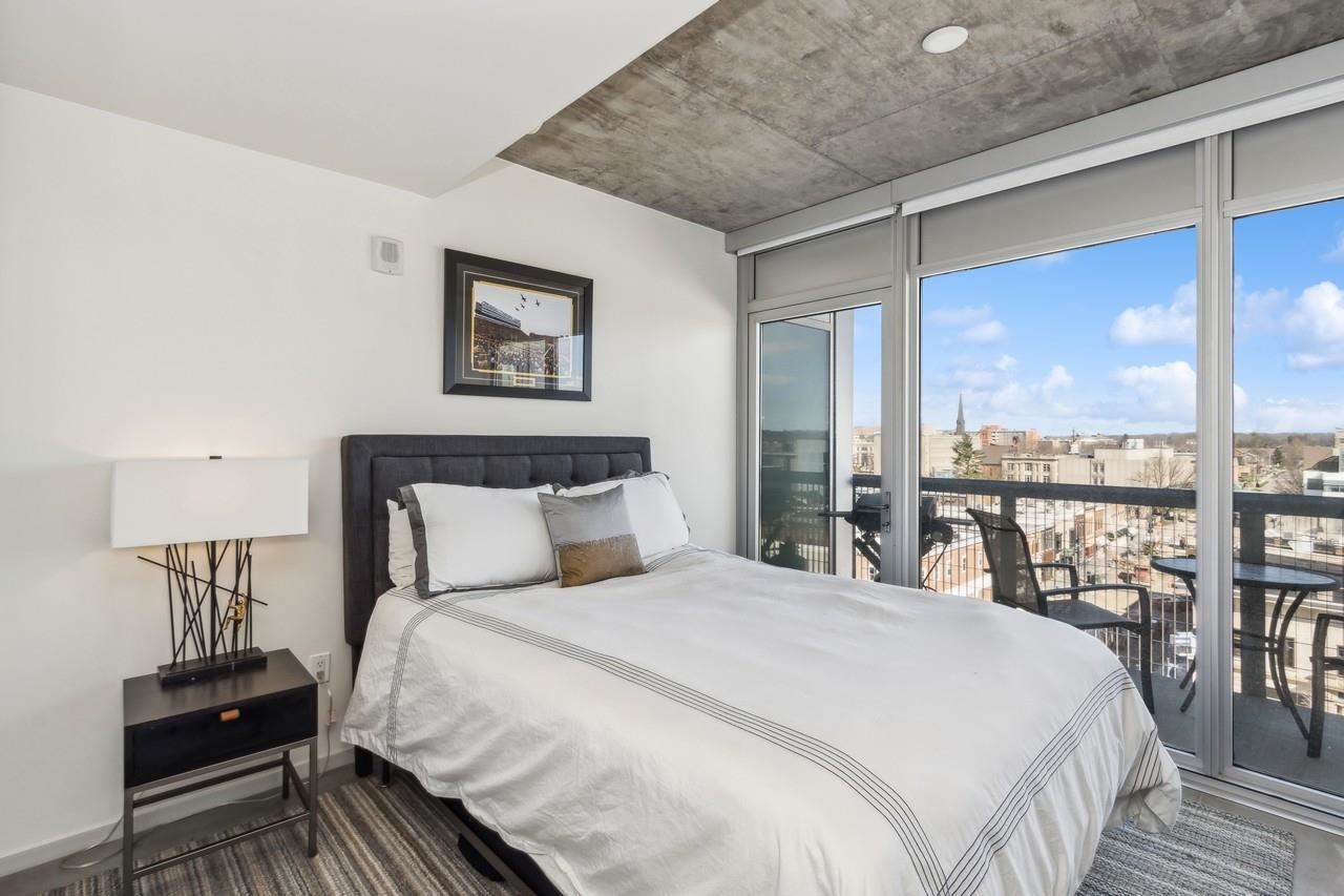 201 E Washington St Unit: No. 703