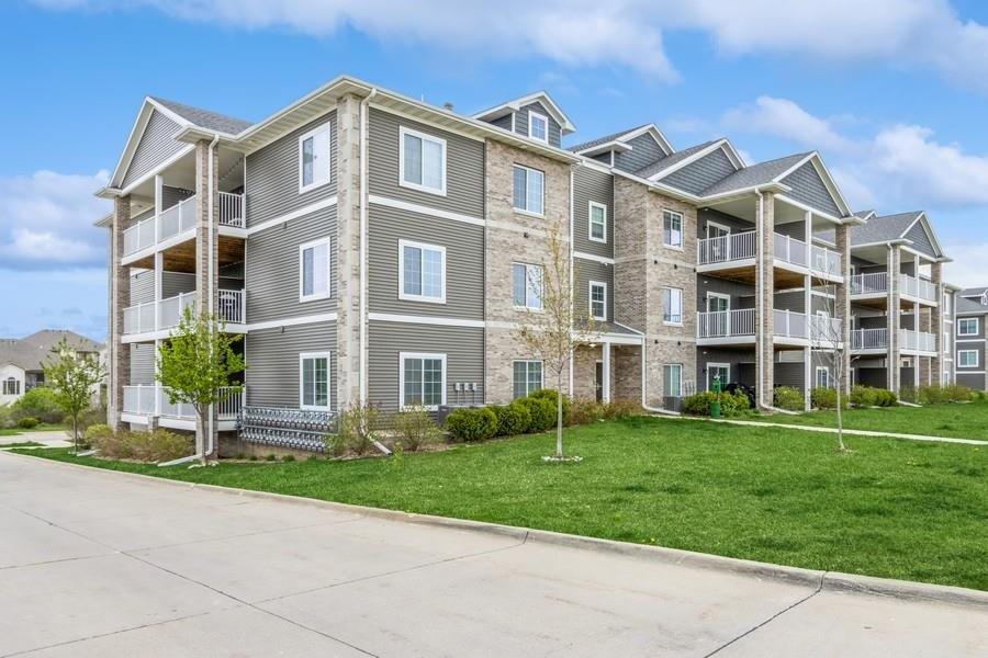 2863 Spring Rose Cir #101