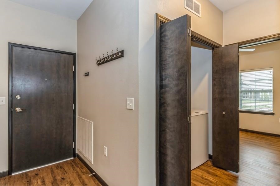 2863 Spring Rose Cir #101