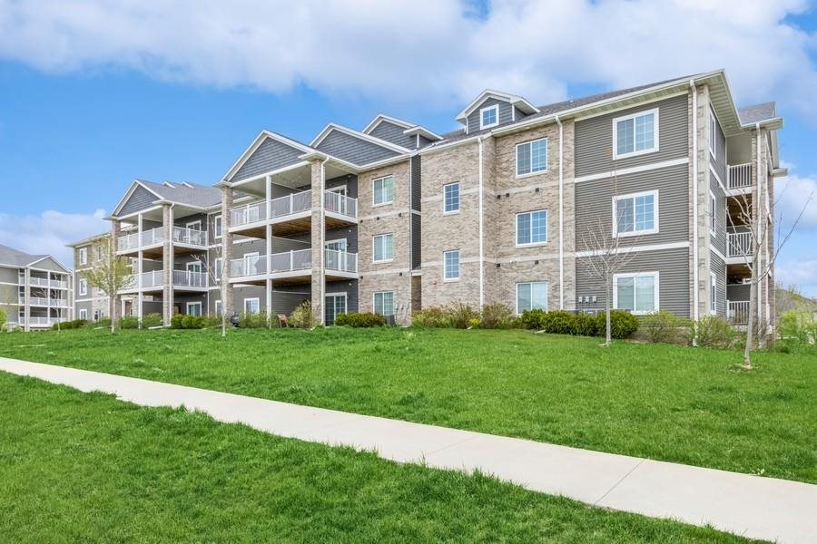 2863 Spring Rose Cir #101