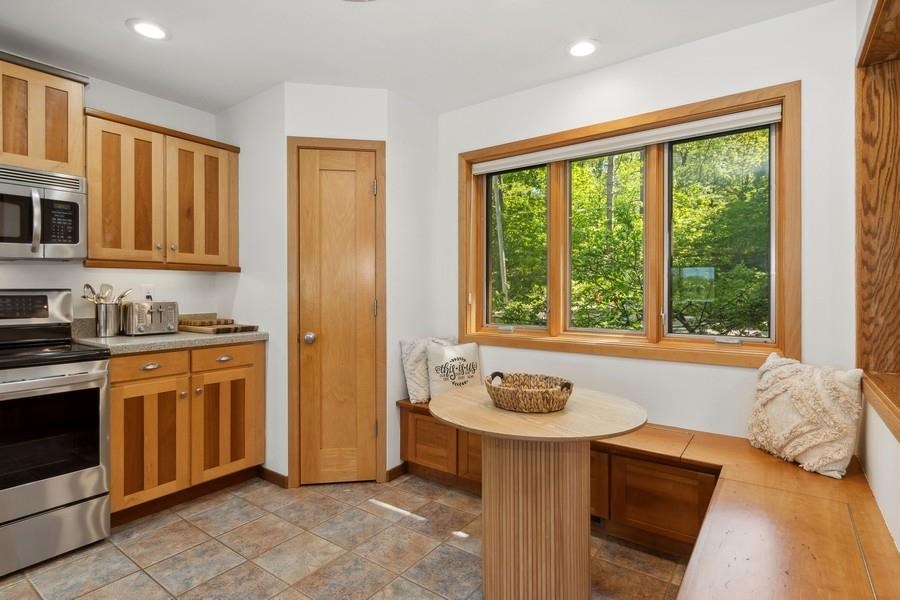 3756 Cottage Reserve Rd NE