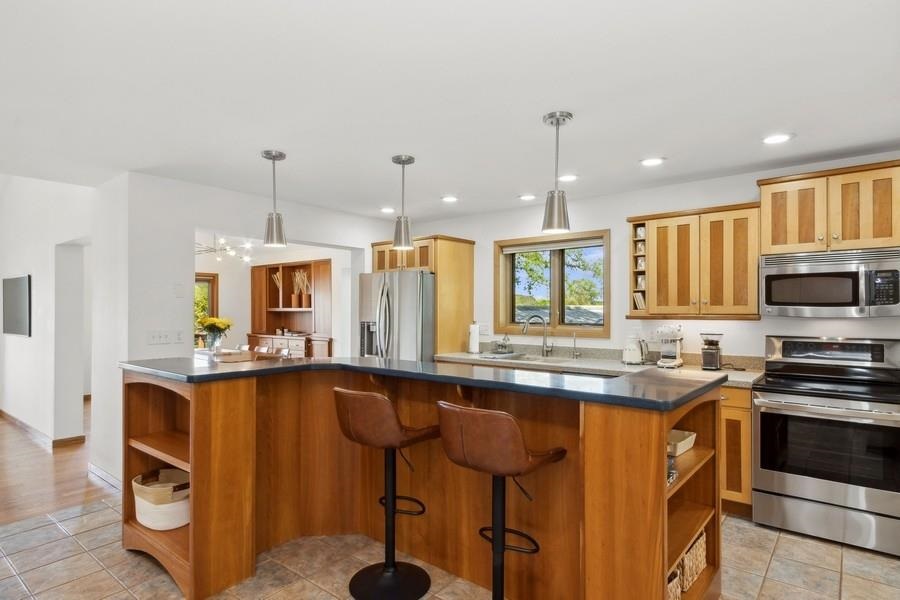 3756 Cottage Reserve Rd NE