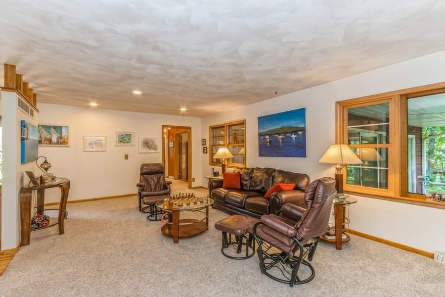 2110 Prairie Du Chien Rd NE