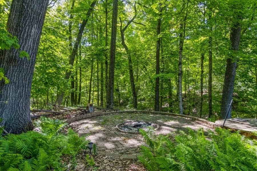 2110 Prairie Du Chien Rd NE