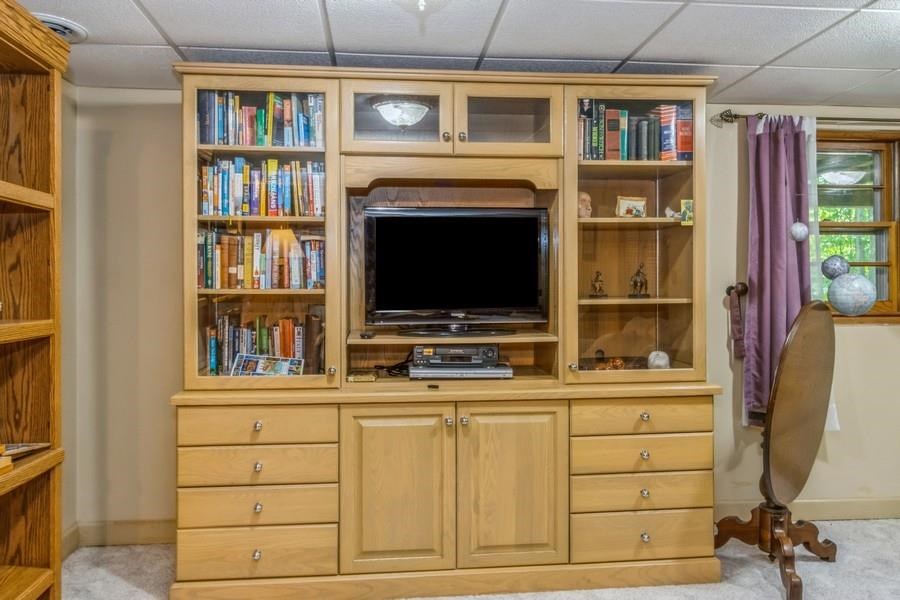 2110 Prairie Du Chien Rd NE