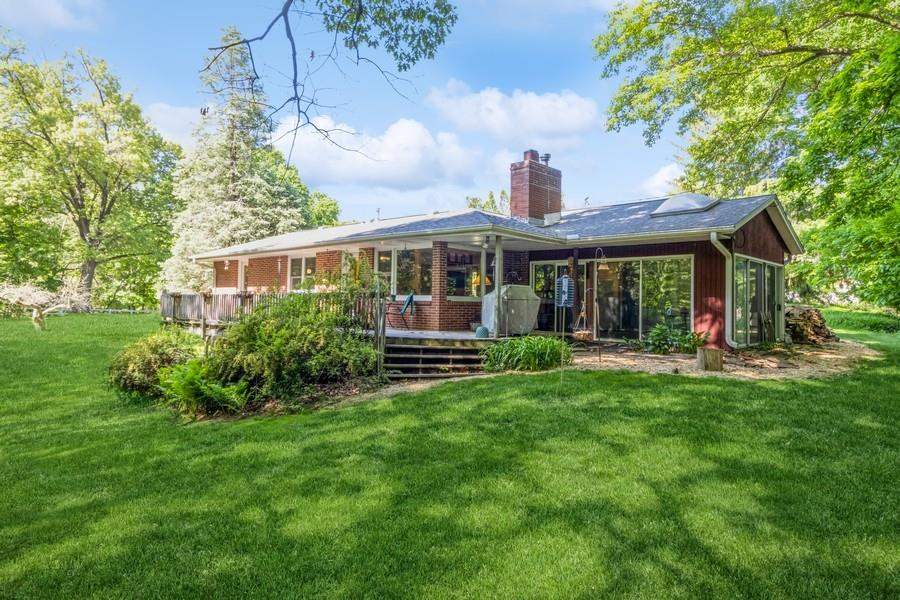 2110 Prairie Du Chien Rd NE