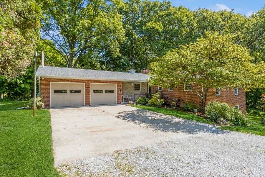 2110 Prairie Du Chien Rd NE