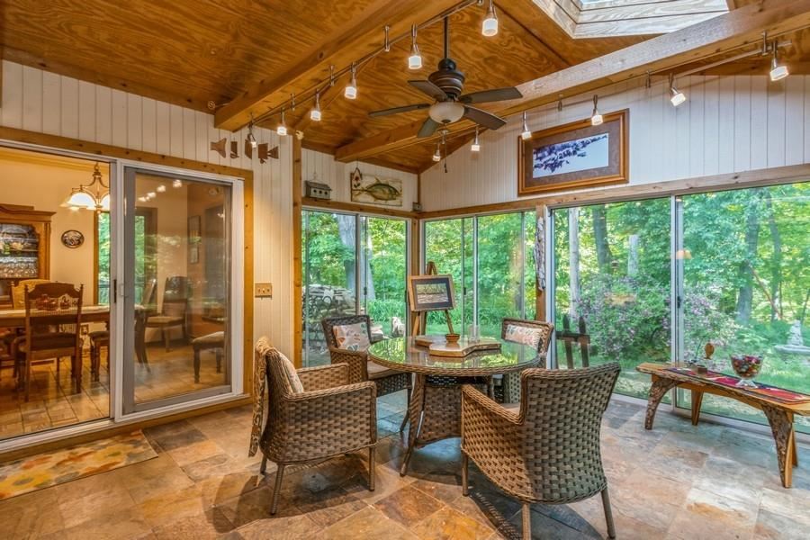 2110 Prairie Du Chien Rd NE