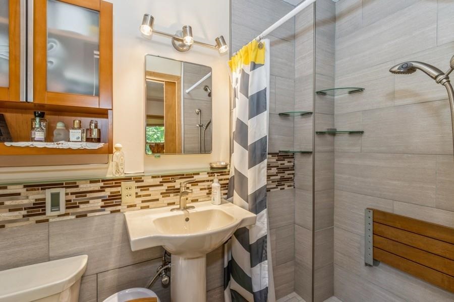 2110 Prairie Du Chien Rd NE