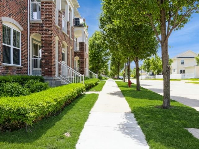 2185 Willenbrock Cir