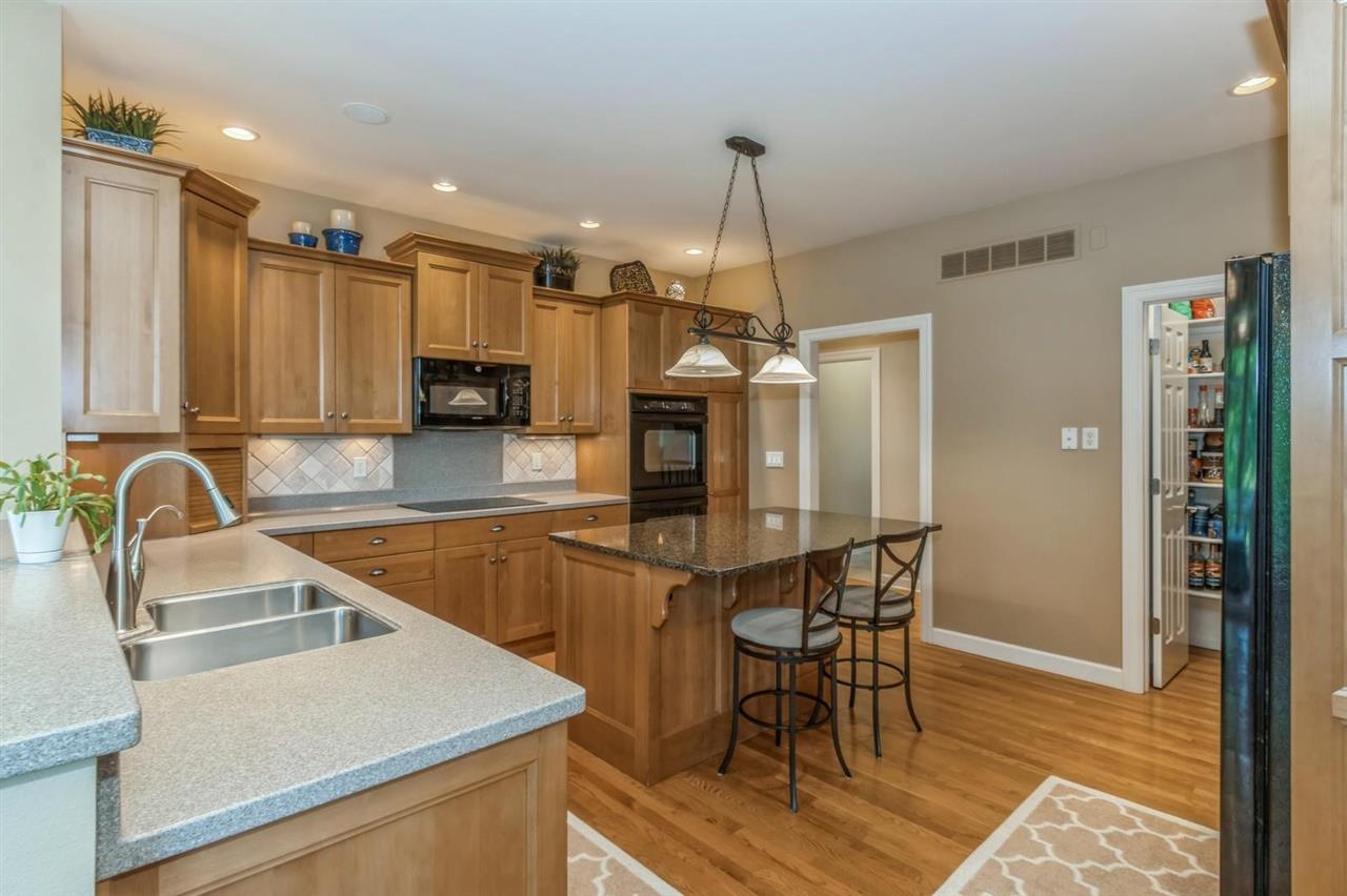 1008 Highland Park Cir