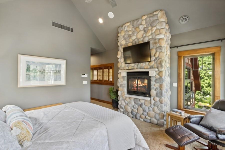 3747 Cottage Reserve Rd NE