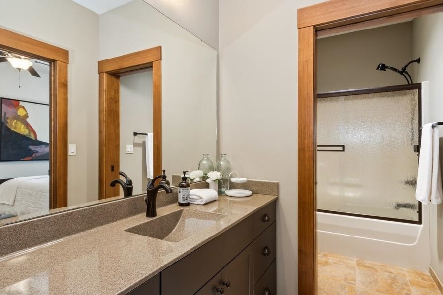 3747 Cottage Reserve Rd NE